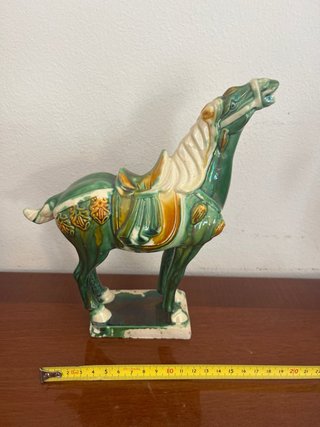 Caballo de cerámica Sancai