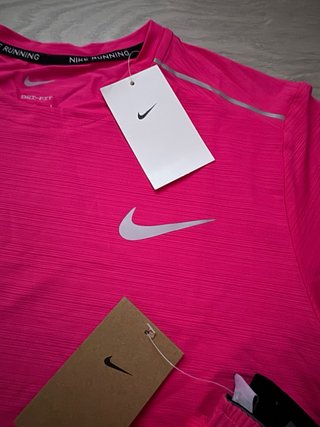 Conjunto deportivo Nike rosa