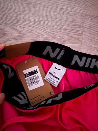 Conjunto deportivo Nike rosa