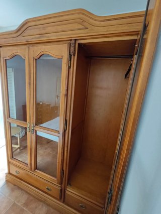 Armario madera maciza 3 puertas cristal
