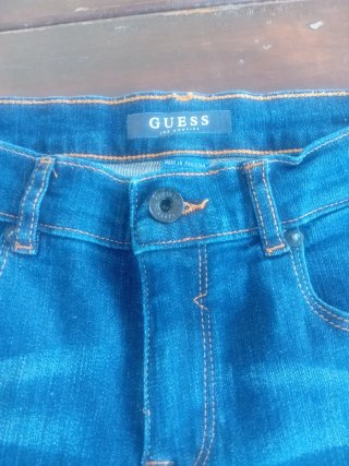 Jeans Guess al ginocchio 14 anni