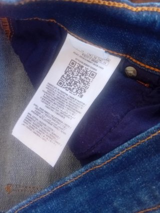 Jeans Guess al ginocchio 14 anni