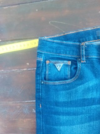 Jeans Guess al ginocchio 14 anni