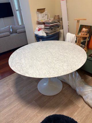 Pack mesa mármol Ø120 + sofá cama + 2 sillas