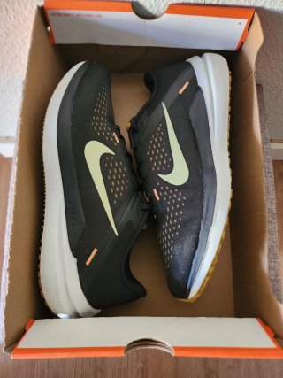 Nike Air Winflo 10 Negro Naranja talla 44.5