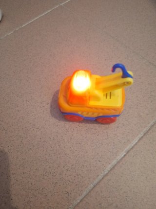 Coche grúa infantil con luz y sonido