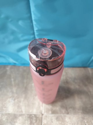 Botella de agua deportiva rosa