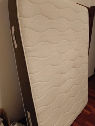 Colchón y base cama 135 cm  Esta en badajoz capita