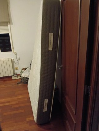 Colchón y base cama 135 cm  Esta en badajoz capita