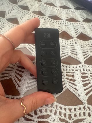 Altavoz JBL para iPhone/iPod antiguos con mando