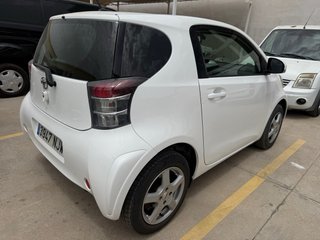 Toyota iQ 2010