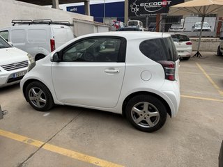 Toyota iQ 2010