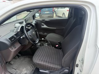 Toyota iQ 2010