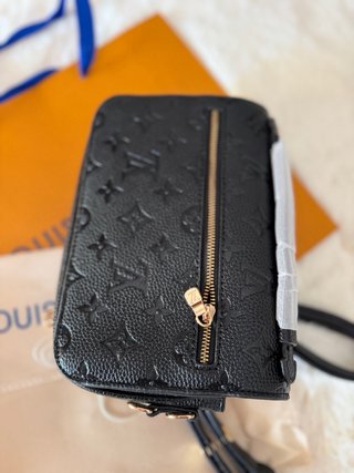 Louis Vuitton Pochette Métis East West Nera