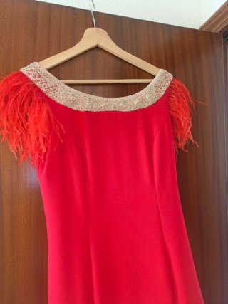 Vestido de fiesta rojo de alta confección