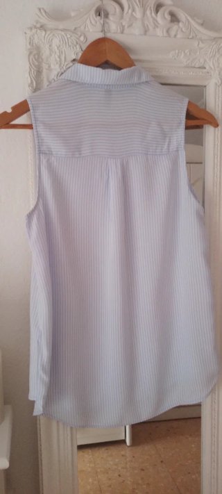 Blusa H&M sin mangas rayas azul y blanco