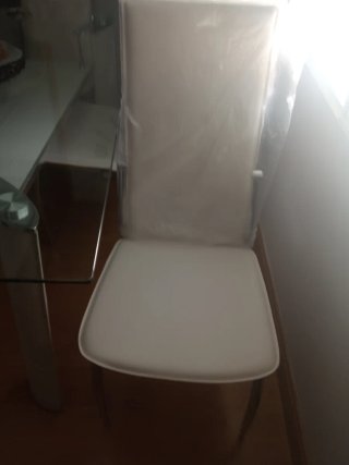 Mesa de cristal y 6 sillas