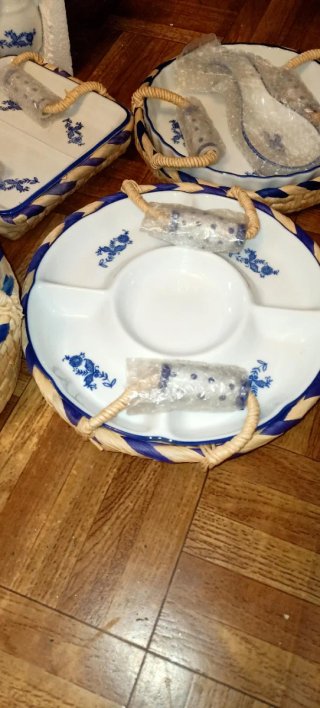 Juego de cerámica azul y blanco
