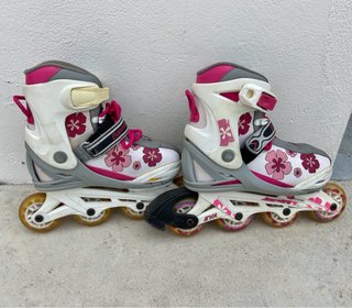 Patines en línea infantiles con flores