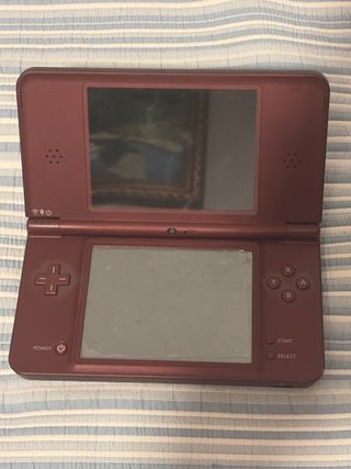 Nintendo DSi Roja