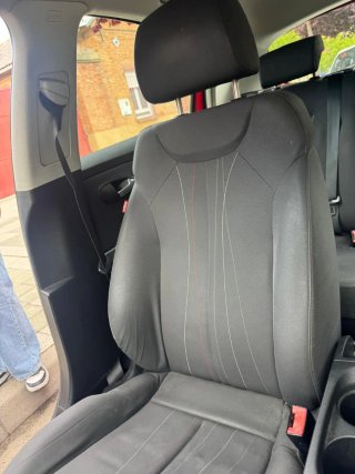 SEAT Leon 2011 rojo