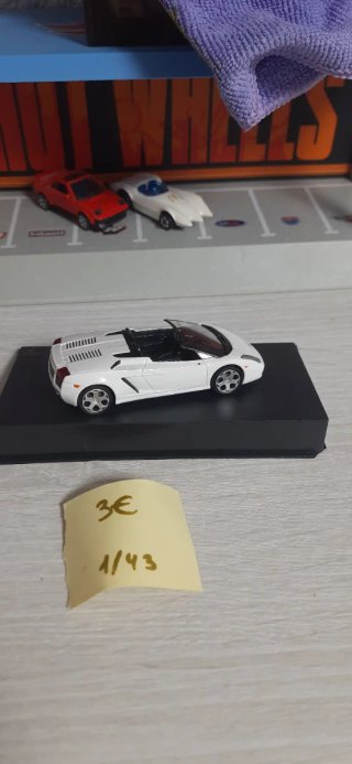 Lote 2 maquetas coches naranja y rojo