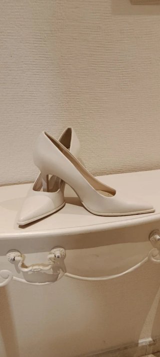 Zapatos de tacón Stradivarius blancos