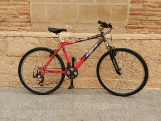 Bicicleta de montaña BH con suspensión