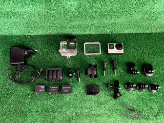 GoPro HERO4 Silver, 3 baterías + Accesorios
