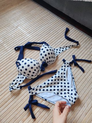 Bikini lunares blanco y azul talla 38 con copas