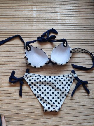 Bikini lunares blanco y azul talla 38 con copas