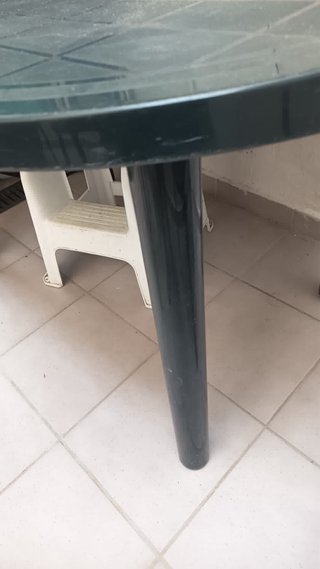 Mesa de jardín ovalada de plástico