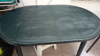 Mesa de jardín ovalada de plástico