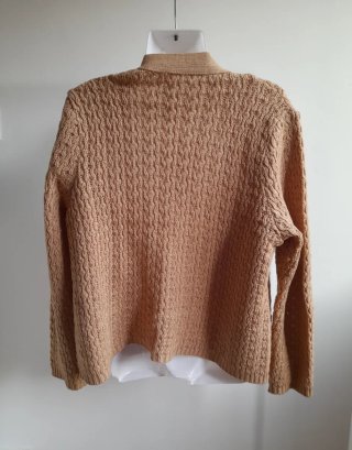 Jersey beige con botones