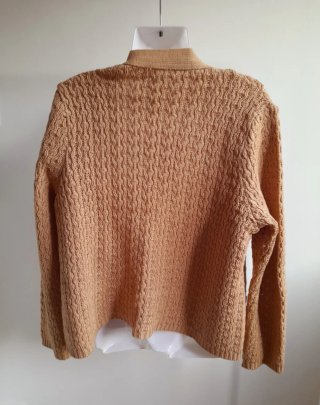 Jersey beige con botones