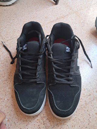 Zapatillas DC Shoes Negras y Blancas