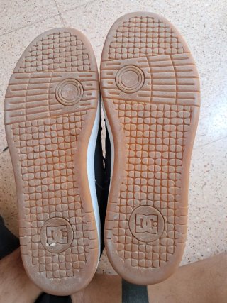 Zapatillas DC Shoes Negras y Blancas