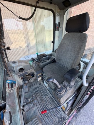 Retroexcavadora Takeuchi