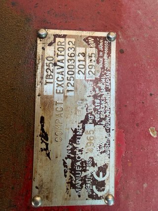 Retroexcavadora Takeuchi