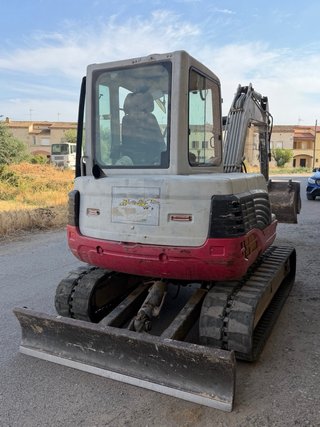 Retroexcavadora Takeuchi