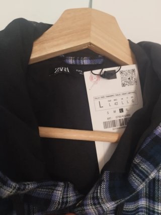 Chaqueta Zara cuadros con capucha Talla L