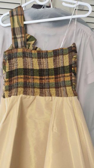 Vestido de fiesta asimétrico