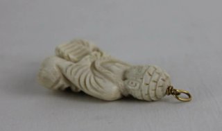 Amuleto Buda Oro y Hueso