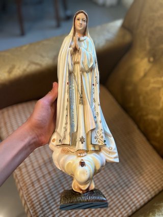 Virgen de Fátima figura religiosa
