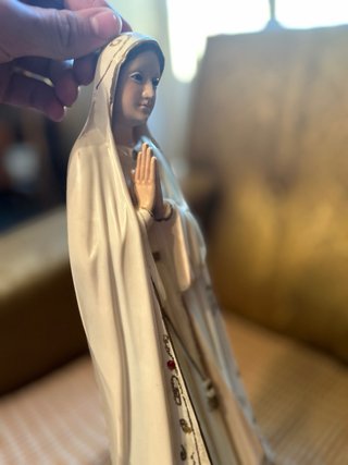 Virgen de Fátima figura religiosa