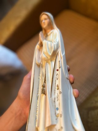 Virgen de Fátima figura religiosa
