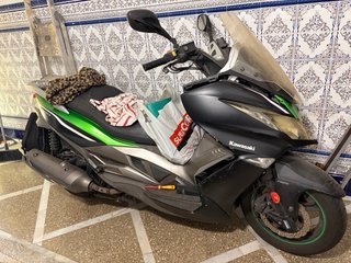 Kawasaki J300 Maxi Scooter