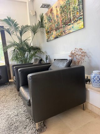 Sofá y 2 sillones de cuero negro alto calidad