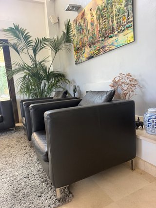Sofá y 2 sillones de cuero negro alto calidad