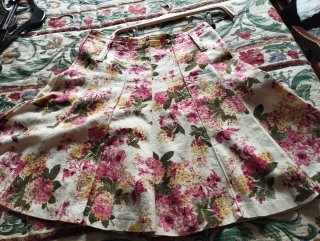 Falda midi floral blanca